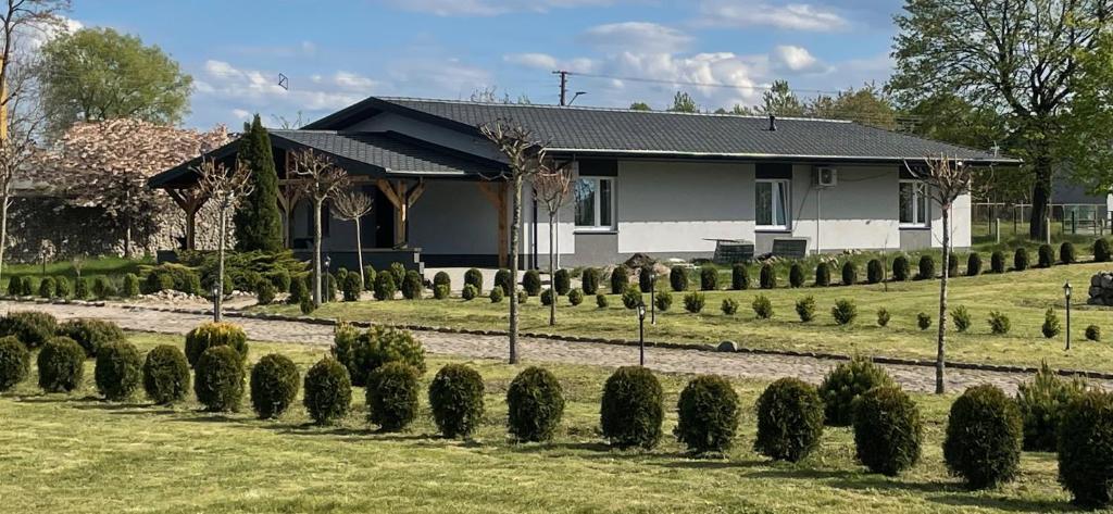 Pawilon Akacjowy przy Pałacu SŁONOWICE - Housity