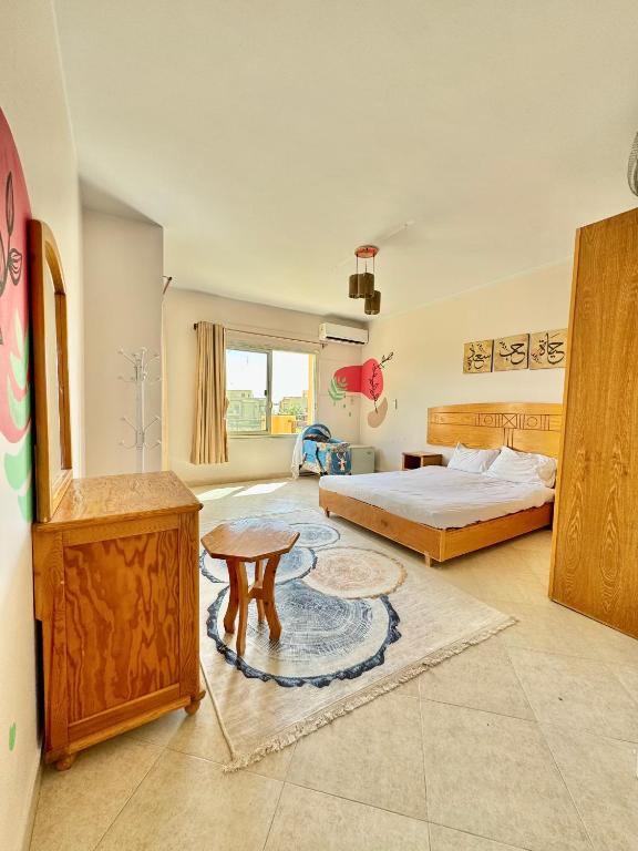 Postel nebo postele na pokoji v ubytování Spacious 5BR Cozy Beachfront Villa - Stunning Views