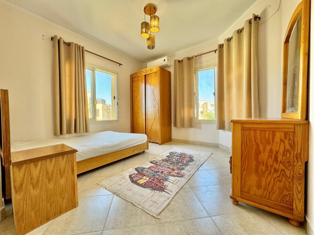 Postel nebo postele na pokoji v ubytování Spacious 5BR Cozy Beachfront Villa - Stunning Views