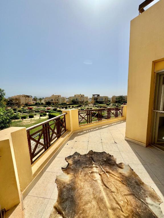 Balkón nebo terasa v ubytování Spacious 5BR Cozy Beachfront Villa - Stunning Views