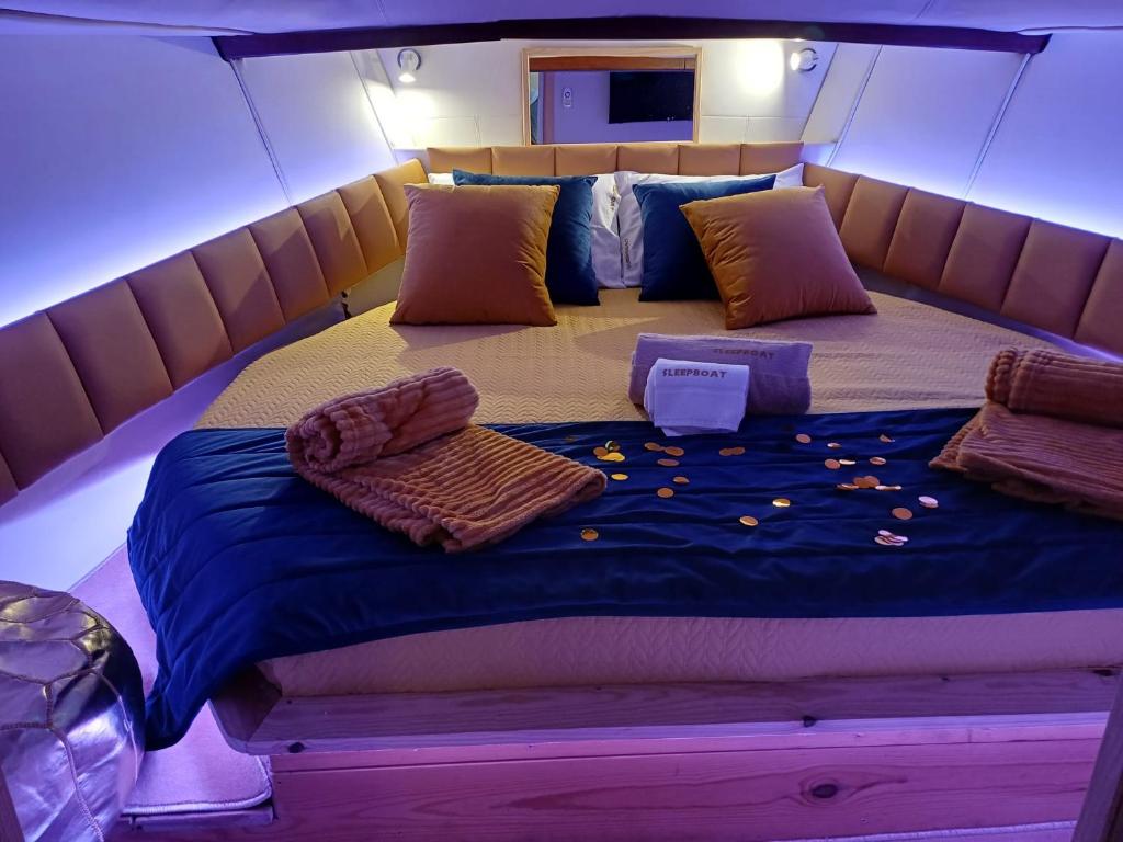 SLEEPBOAT LuxLife Yatch - 18