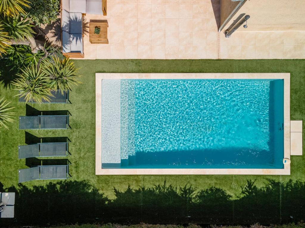 an overhead view of a swimming pool in a yard at Nice Renting - BELLET - Live A Dream Villa Pool 3 Bedroom Garden Parking in Nice