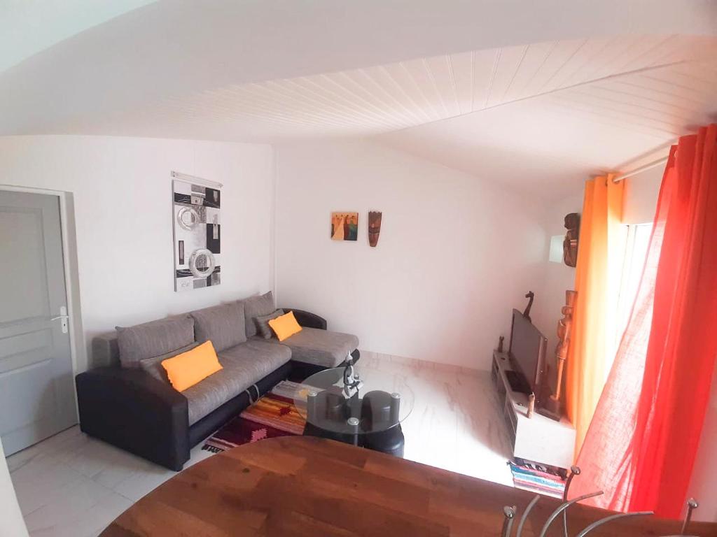 Posezení v ubytování Plézi Location F3 au bord de mer, Trois-Ilets