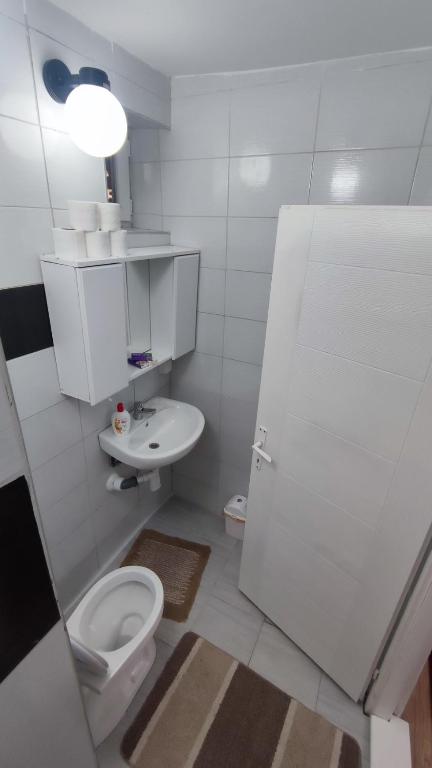 Kúpeľňa v ubytovaní Apartments Dino