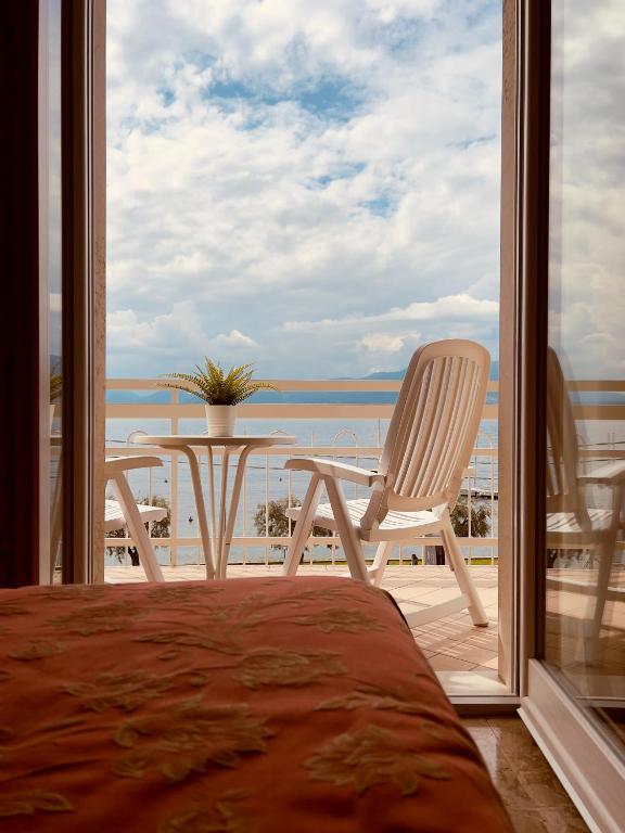 Balkón nebo terasa v ubytování Hotel Benacus Torri del Benaco