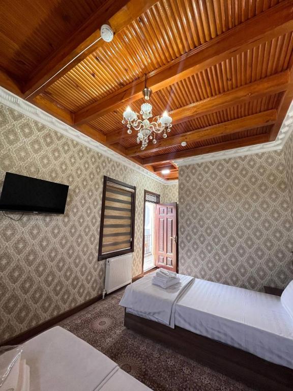 Vaziri A'zam Hotel - Twin Room