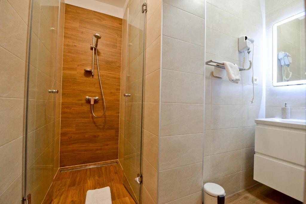 Koupelna v ubytování Zoilo Rooms self check-in