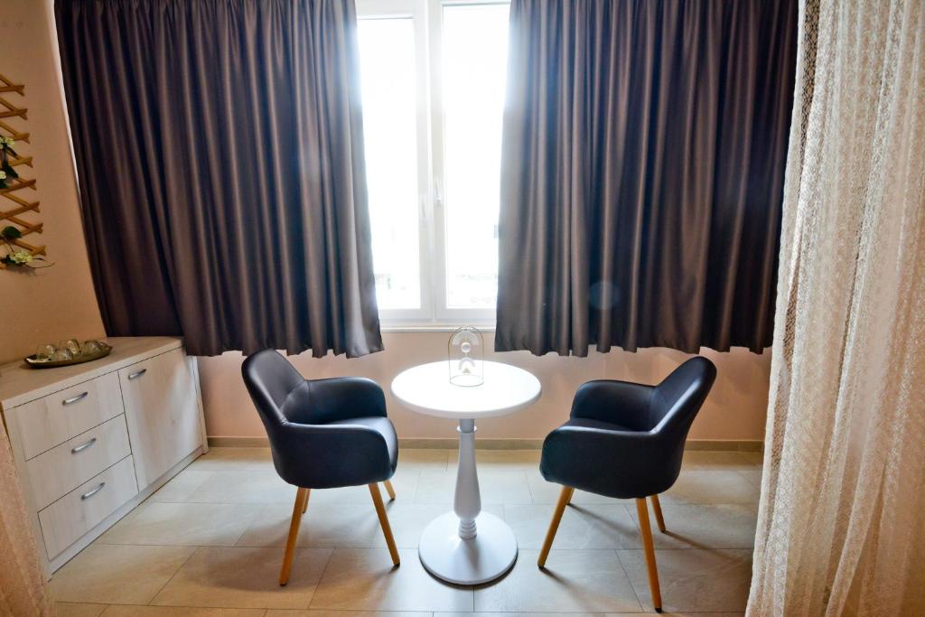 Zoilo Rooms self check-in - 11