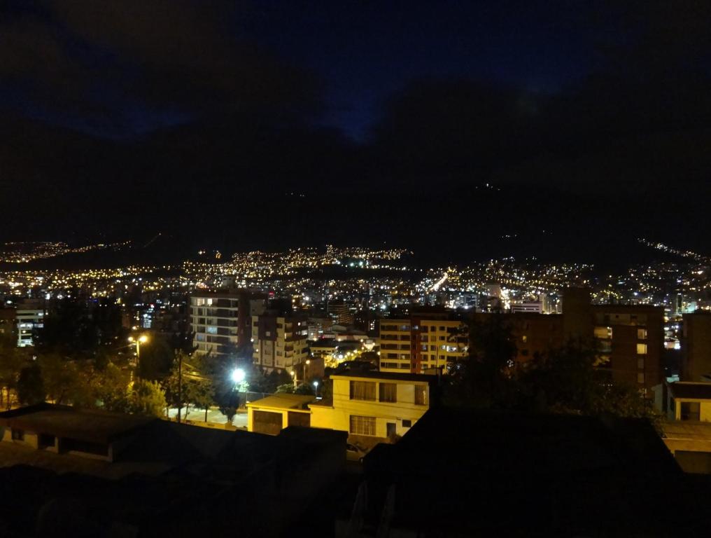 Nespecifikovaný výhled na destinaci Quito nebo výhled na město při pohledu z bed and breakfast