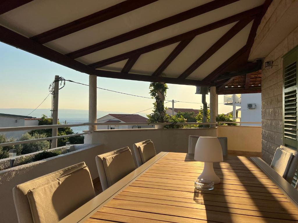 Seaside holiday house Pisak, Omis - 22862