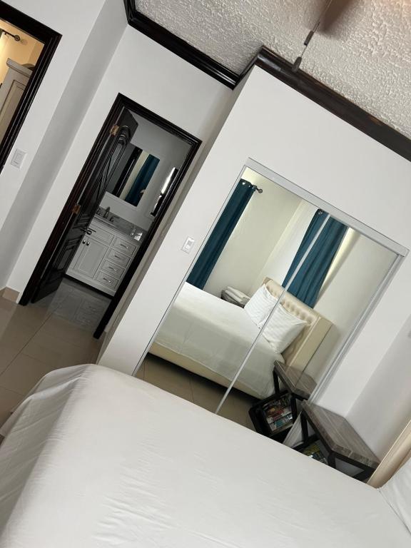 Posteľ alebo postele v izbe v ubytovaní R & A turquoise Rental
