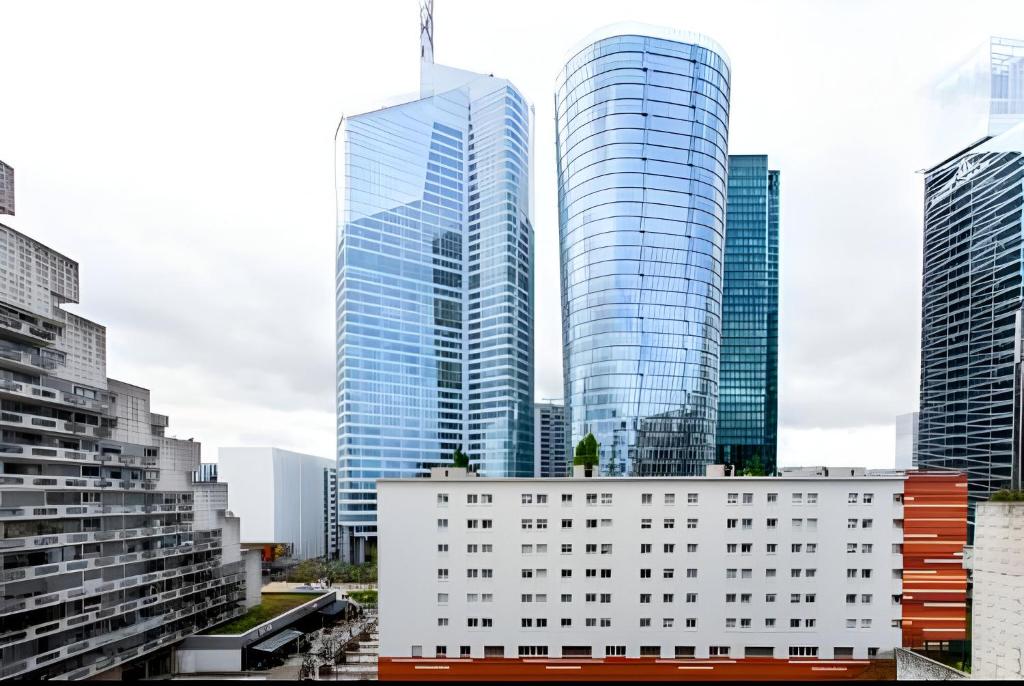 Photo de la galerie de l'établissement Apartment with balcony, La Défense - Paris, à Courbevoie
