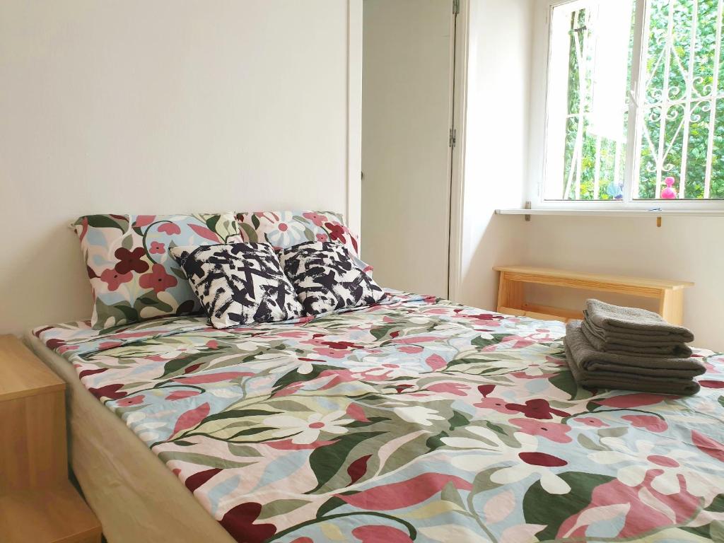 Posteľ alebo postele v izbe v ubytovaní Sunny Malaga Centre Flats, 2 Options, with Balcony or Terrace