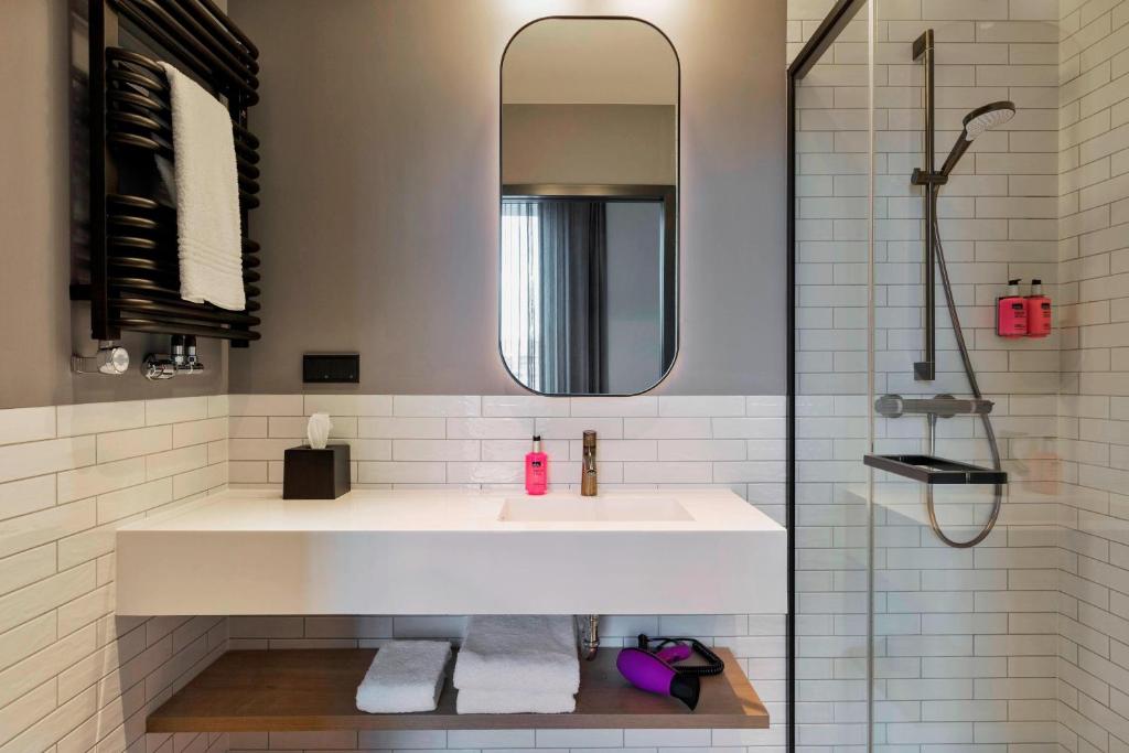 Koupelna v ubytování Moxy Warsaw Praga