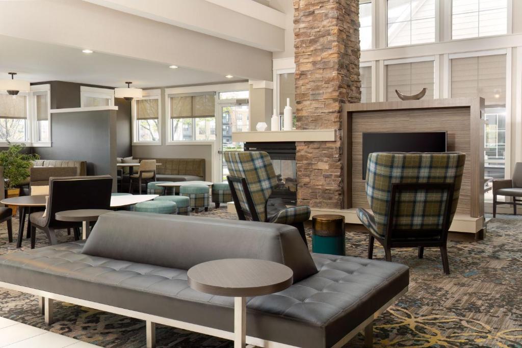 Posezení v ubytování Residence Inn by Marriott Columbus Polaris