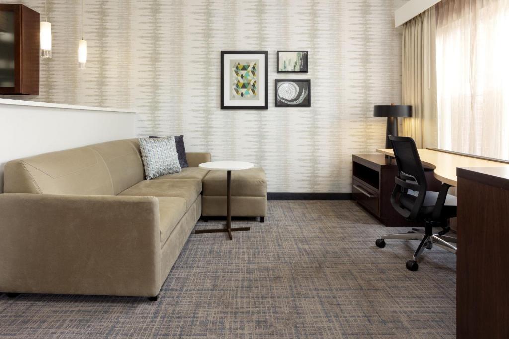 Posezení v ubytování Residence Inn by Marriott Columbus Polaris
