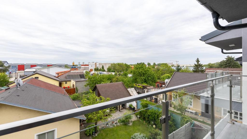 Nespecifikovaný výhled na destinaci Senec nebo výhled na město při pohledu z apartmánu