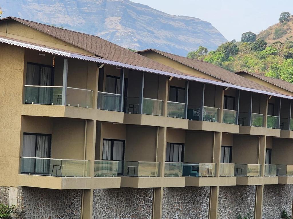 Nespecifikovaný výhled na hory nebo výhled na hory při pohledu z hotelu