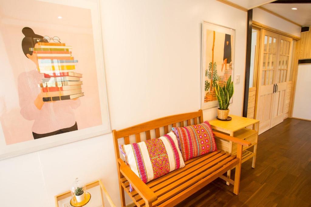 Posezení v ubytování 一棟貸し宿 Kanata Riverview House