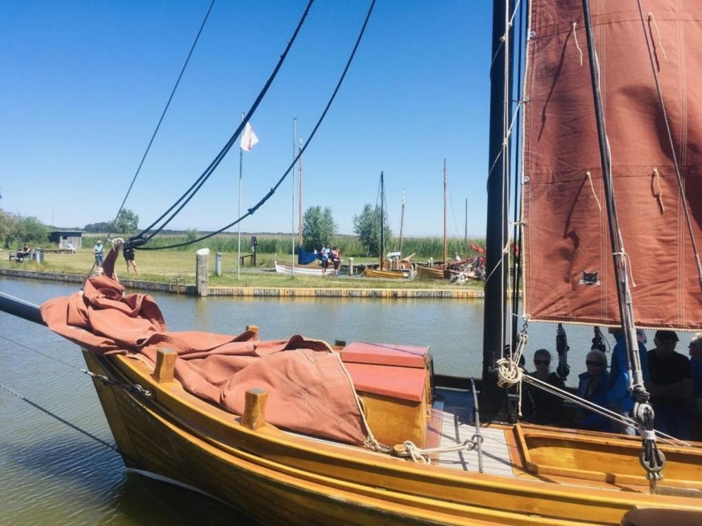 Výhled na řeku, která protéká v blízkosti prázdninového domu