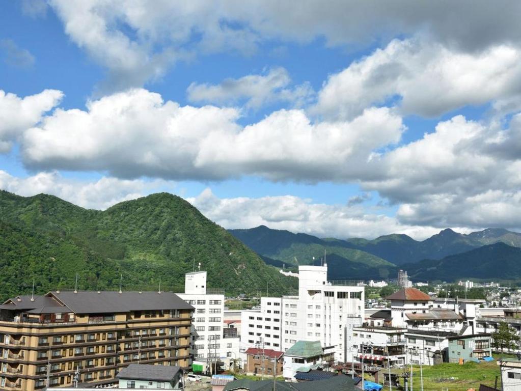 Vue générale sur la montagne ou vue sur la montagne depuis le ryokan