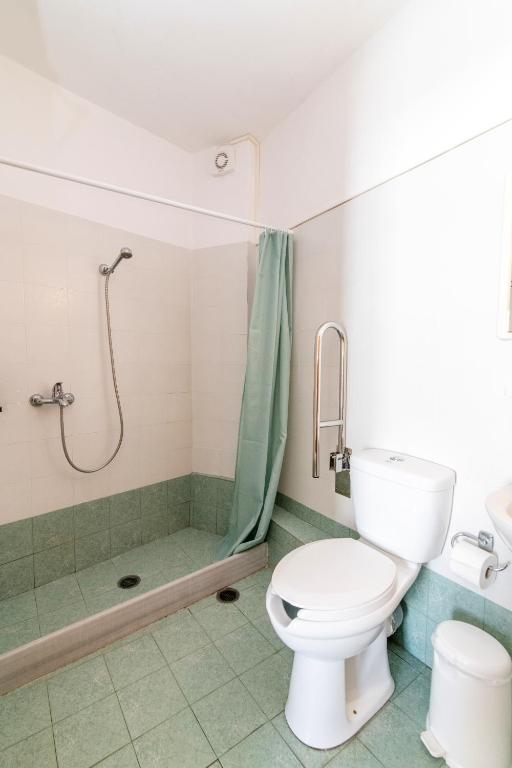 Koupelna v ubytování Ageri Hotel
