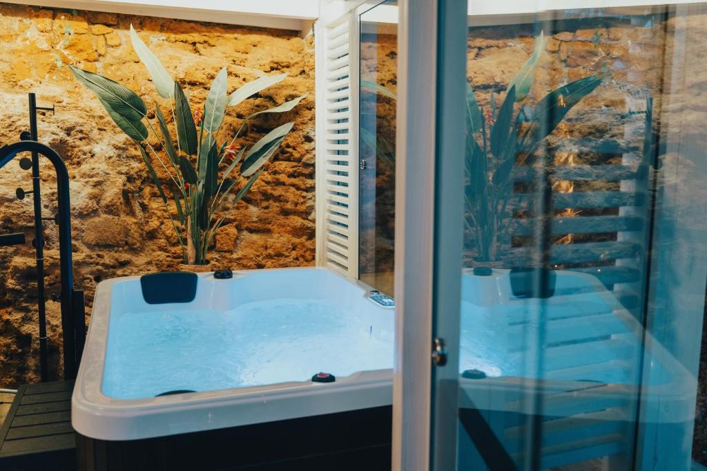 Emesh Boutique Suite - 3