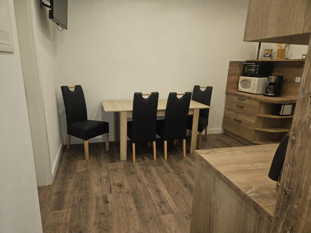 Kuchyň nebo kuchyňský kout v ubytování Ferienwohnung Grimma