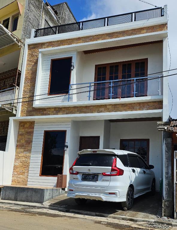 Το κτήριο όπου στεγάζεται  η παραθεριστική κατοικία