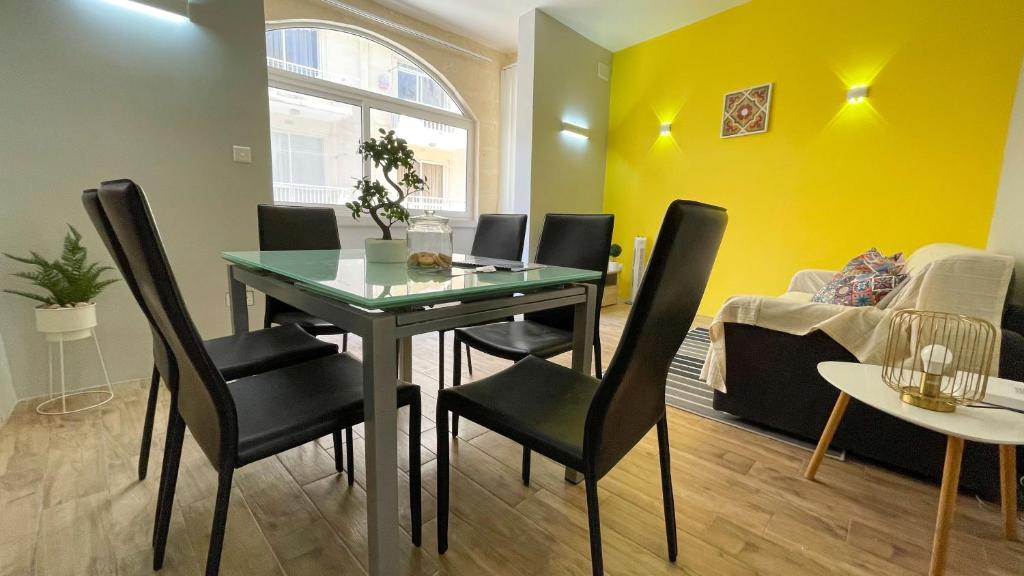 Posezení v ubytování Ritz Apartments Marsalforn Gozo