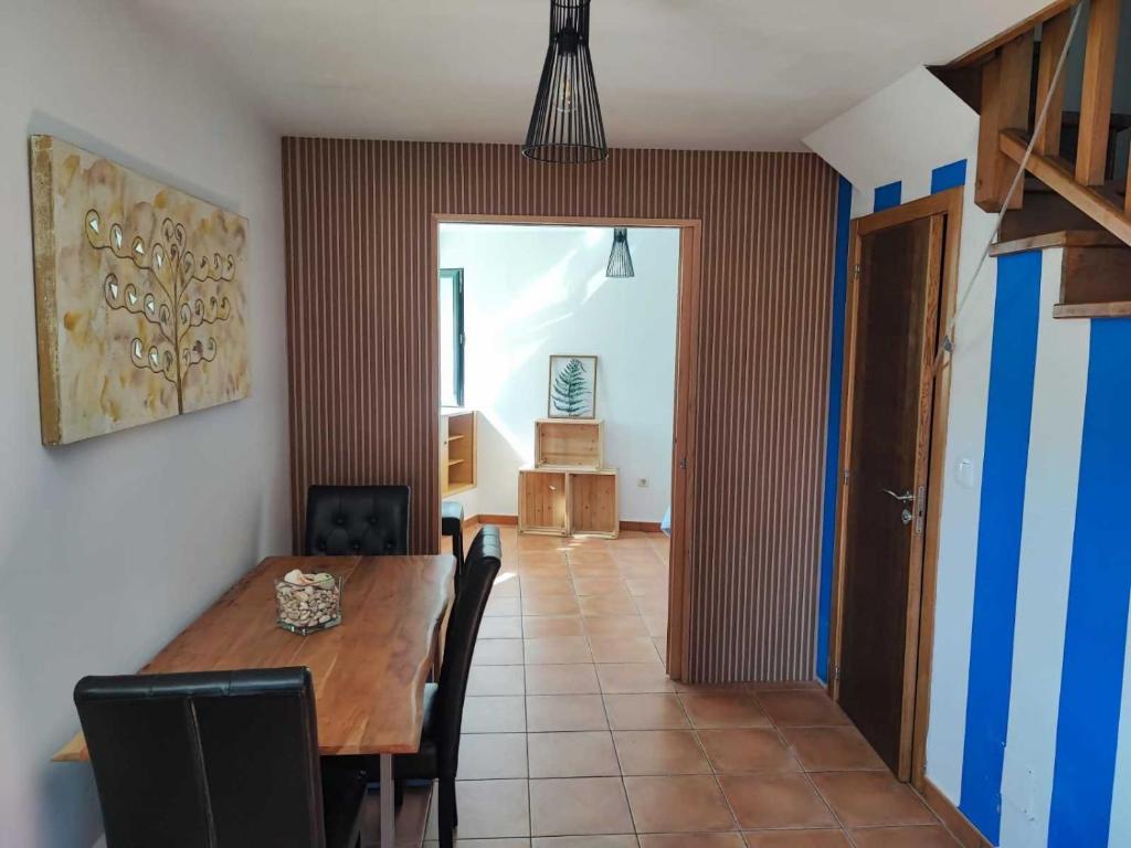 Fotografia z galérie ubytovania Casa Machina casa con amplia terraza y barbacoa v destinácii Carnota