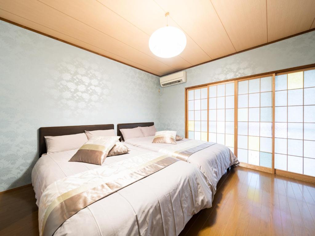 Shinjuku, 3min walk Okubo Sta, 5min walk Shin-Okubo Sta, Switch,Wi-Fi , PocketWiFi