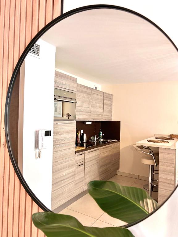 Kuchyň nebo kuchyňský kout v ubytování Studio NEUF - PORTES DE MONACO - Confort - Wifi - Clim