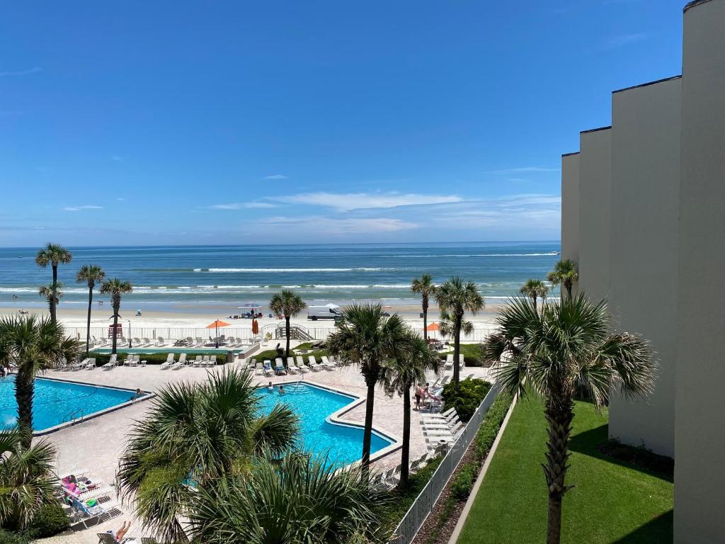 Pelican Condominium, New Smyrna Beach (updated prices 2024)