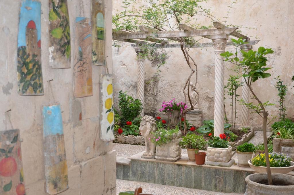 Vonkajšia záhrada v ubytovaní Il Giardino di Lucia
