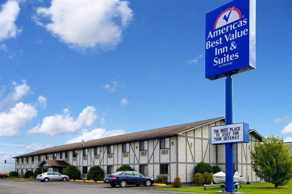 abest value inn and suites sign in front of a building at America's Best Value Inn & Suites International Falls in International Falls