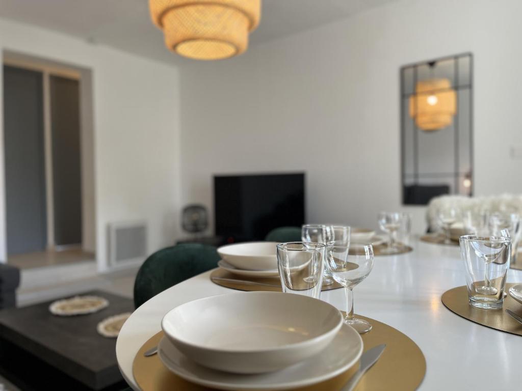 Photo de la galerie de l'établissement Le Pitstop Lodge - Gare Tramway Centre ville - 6p, au Mans