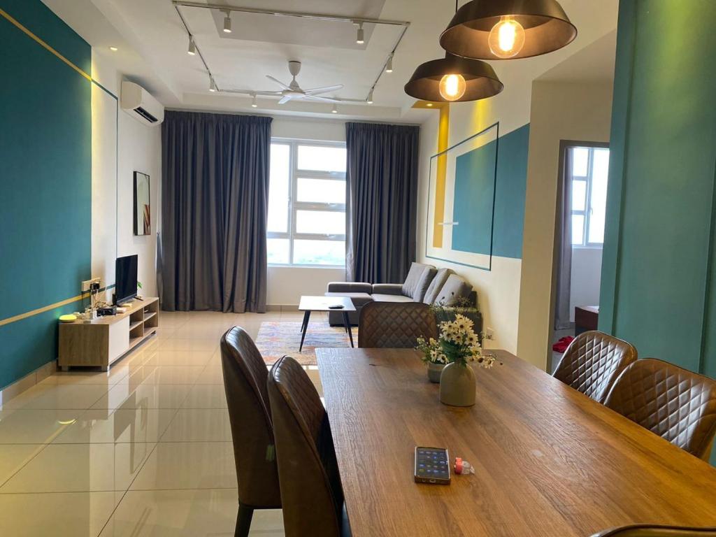 Alwafiqah Palmyra Condo 3 Bedroom With Netflix & Wifi near Bangi