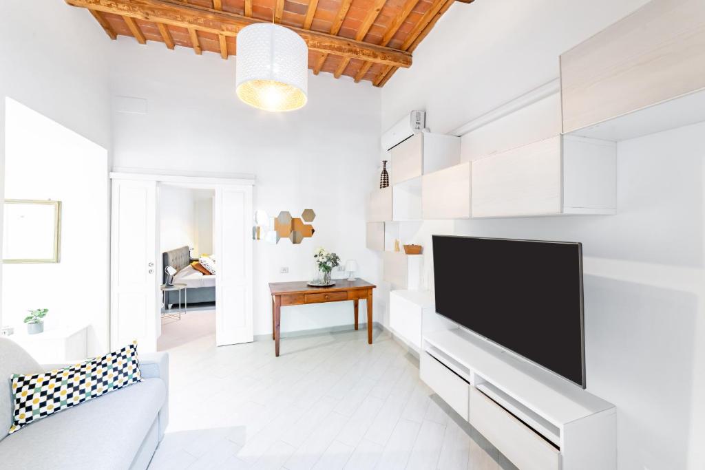 Η κουζίνα ή μικρή κουζίνα στο Hostly-Garden House San Lorenzo-Few steps to Tower