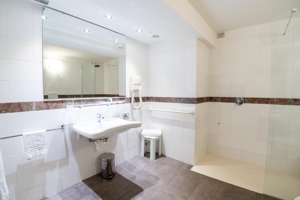 Un baño de Hotel Como
