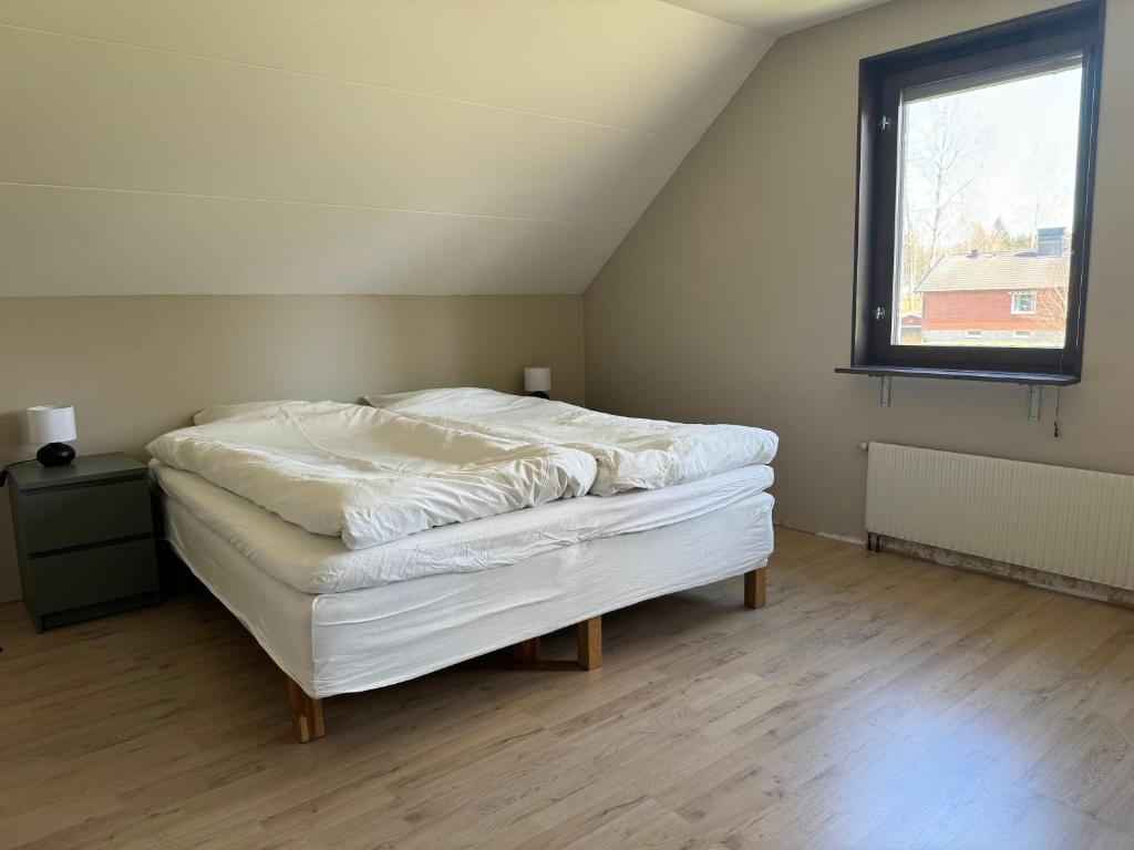 Postel nebo postele na pokoji v ubytování Family Friendly Villa Close To Ullared, 3bedrooms