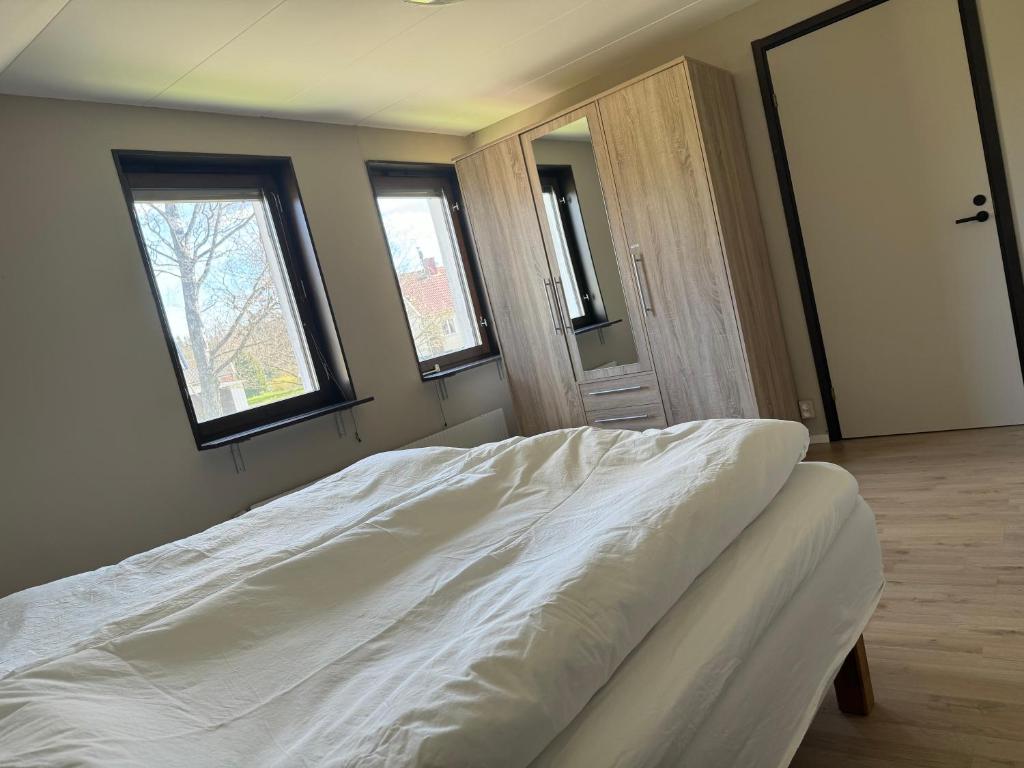 Postel nebo postele na pokoji v ubytování Family Friendly Villa Close To Ullared, 3bedrooms