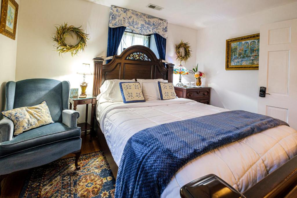 Stone Manor Boutique Inn - Deluxe Double Room With Spa Bath