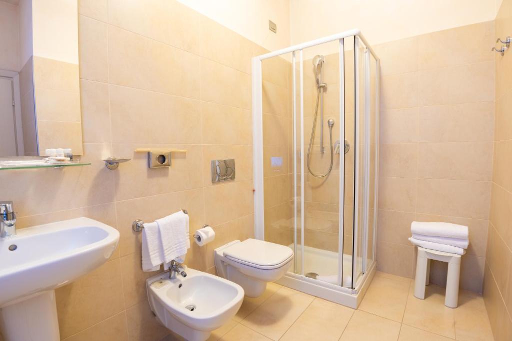 Un baño de Hotel Como