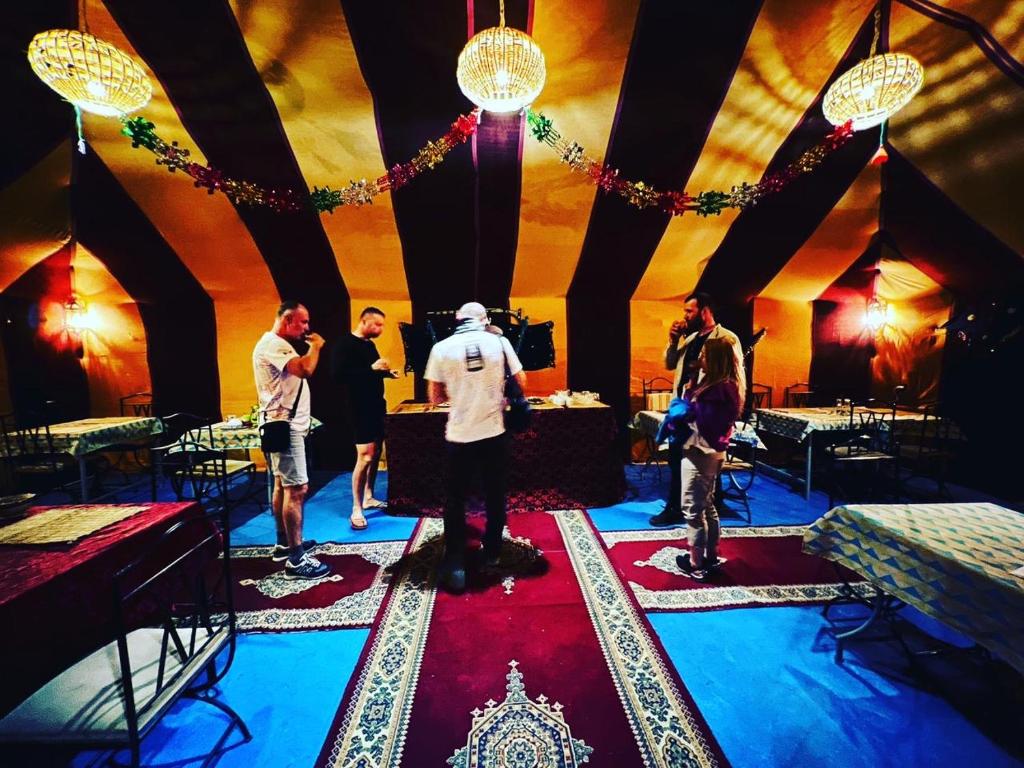 Tetamu yang menginap di Rachid Luxury Camp