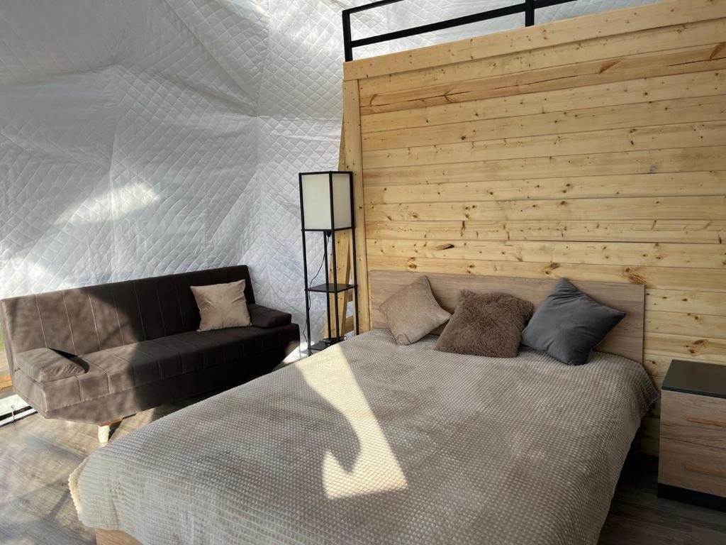 Postel nebo postele na pokoji v ubytování Dilijan Glamping