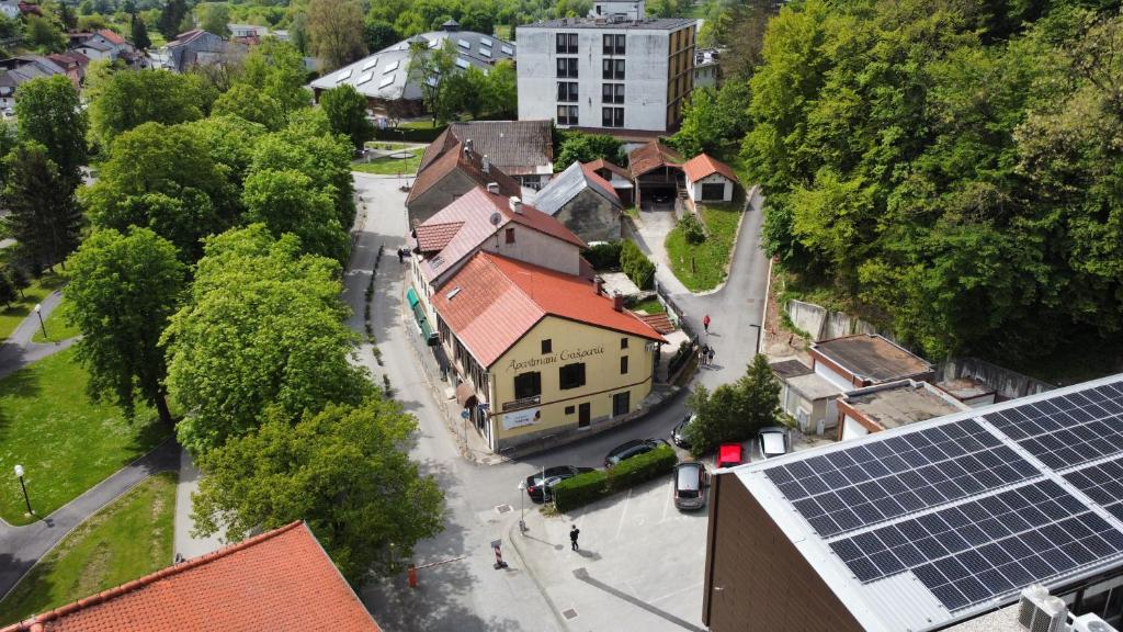 an overhead view of a city with solar panels at Apartman Gašparić Ivek - prvi do bolnice in Krapinske Toplice