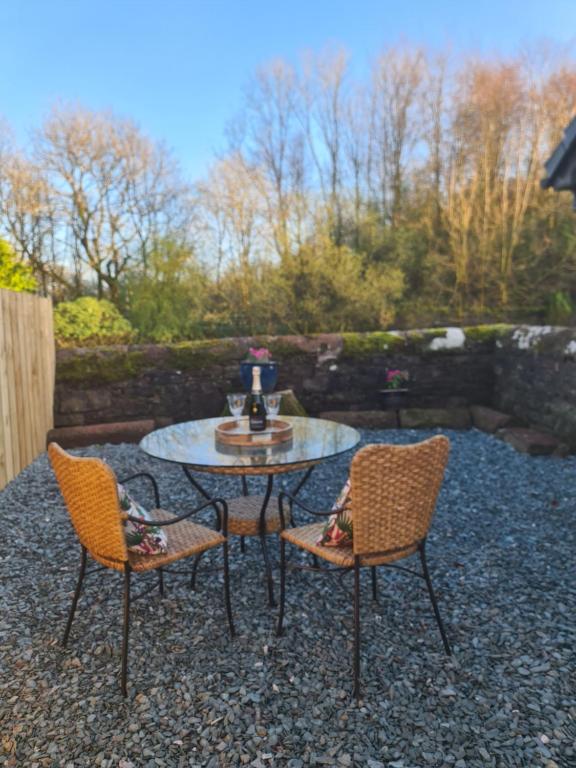 Imagine din galeria proprietății The Nest by Blake view holidays, a peaceful boutique retreat, 3 miles from Ennerdale- small twin or king bed available în Rowrah