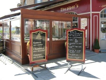 Certifikát, hodnocení, plakát nebo jiný dokument vystavený v ubytování The Pipers