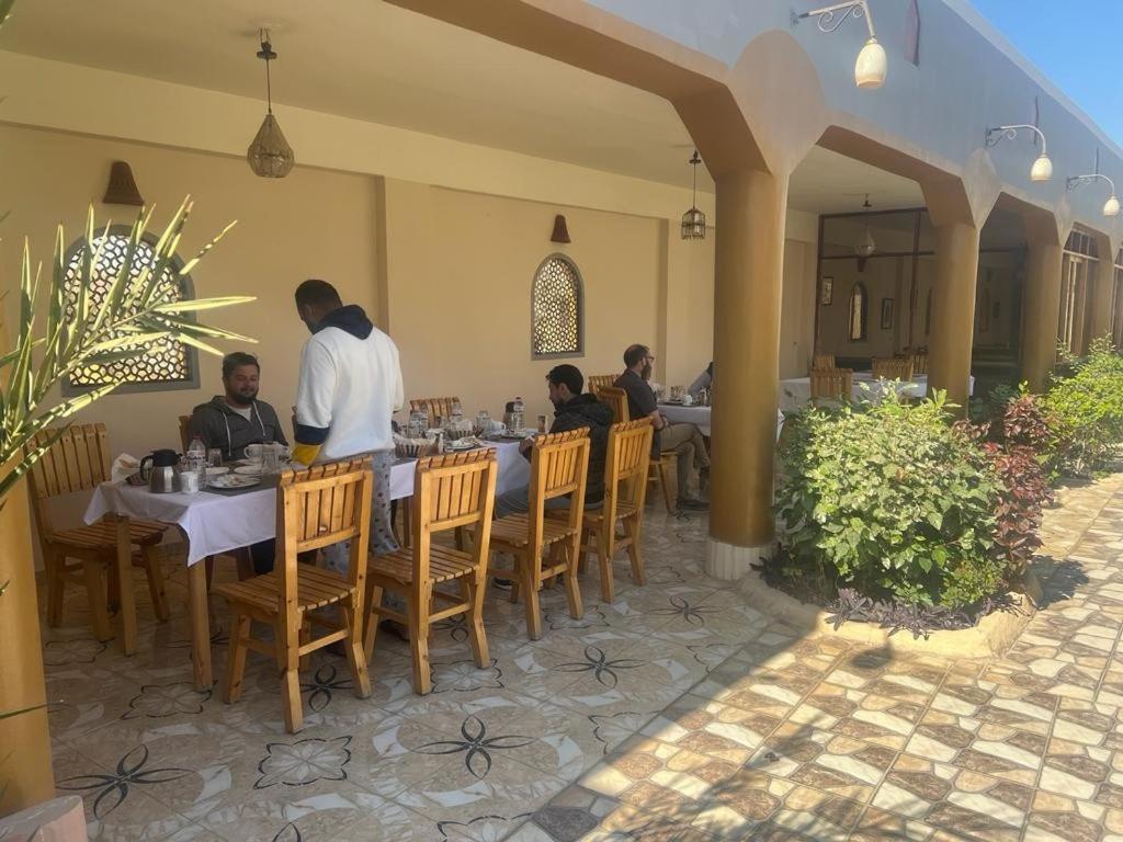 Restaurace v ubytování Janat Elsahara Hotel